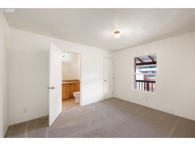 82849 MINNICK Rd, Dexter, OR 97431