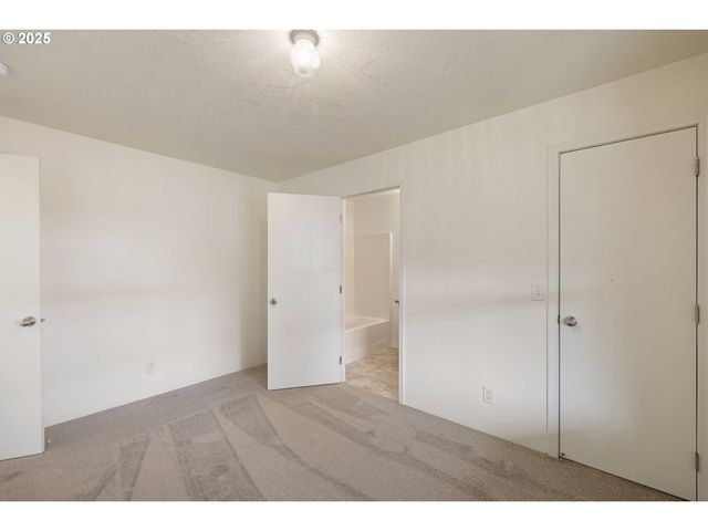 82849 MINNICK Rd, Dexter, OR 97431