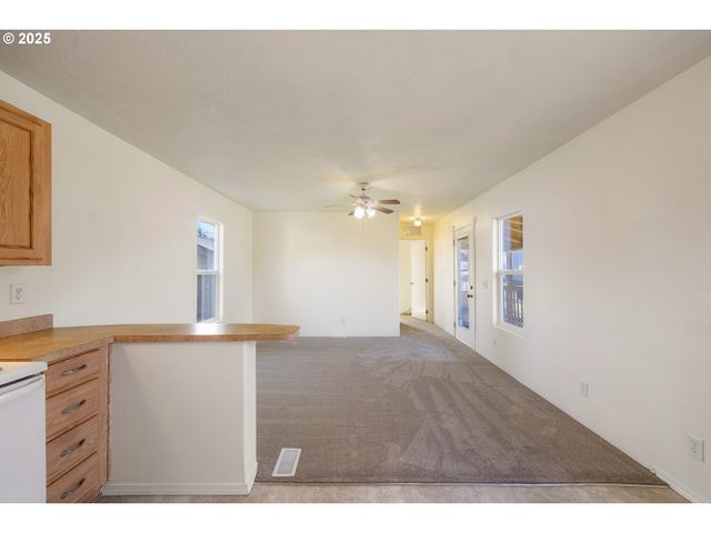 82849 MINNICK Rd, Dexter, OR 97431