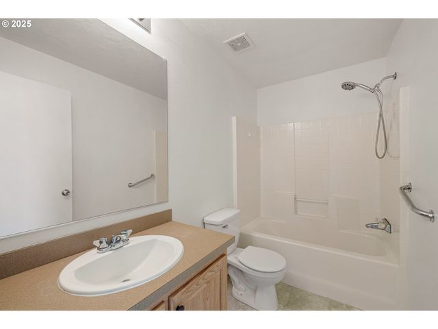 82849 MINNICK Rd, Dexter, OR 97431