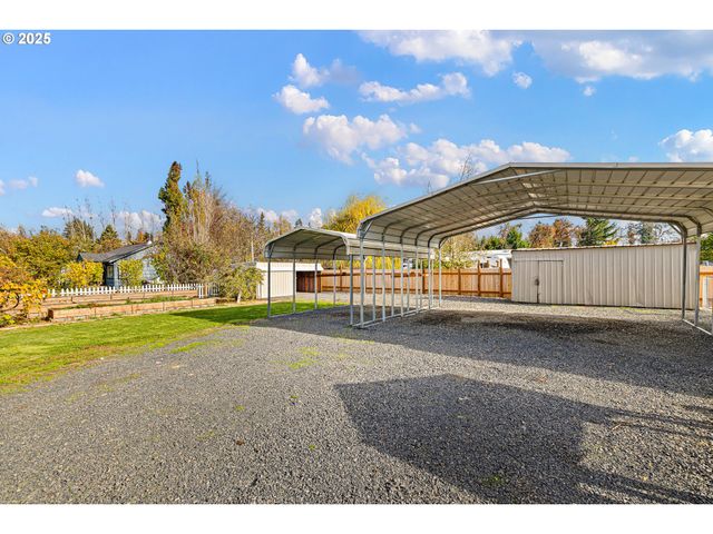 82849 MINNICK Rd, Dexter, OR 97431