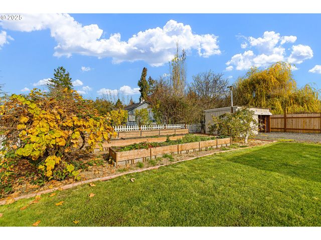 82849 MINNICK Rd, Dexter, OR 97431