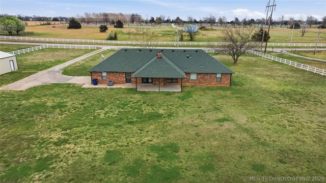 1144 S Mississippi, Nowata, OK 74048