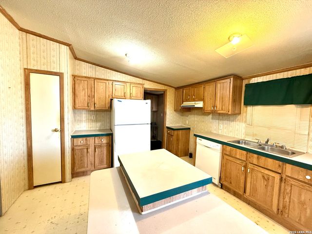 5819 Pioneer, San Antonio, TX 78245