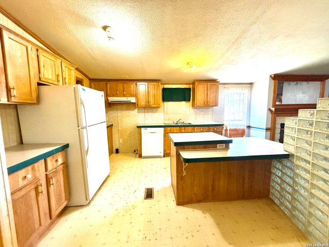 5819 Pioneer, San Antonio, TX 78245