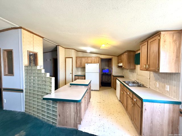 5819 Pioneer, San Antonio, TX 78245