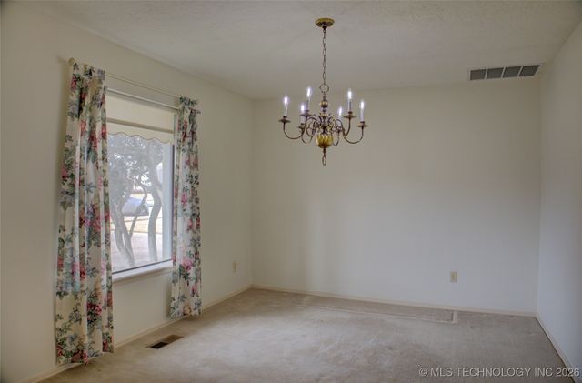 8305 S 5th Street, Broken Arrow, OK 74011