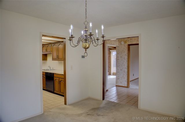 8305 S 5th Street, Broken Arrow, OK 74011