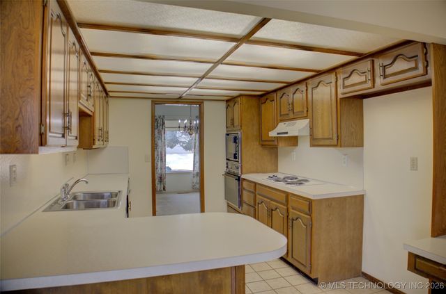 8305 S 5th Street, Broken Arrow, OK 74011