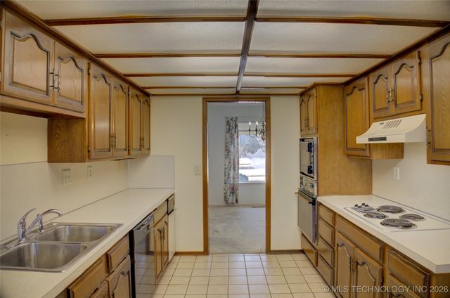 8305 S 5th Street, Broken Arrow, OK 74011