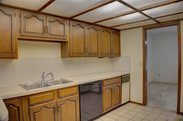 8305 S 5th Street, Broken Arrow, OK 74011