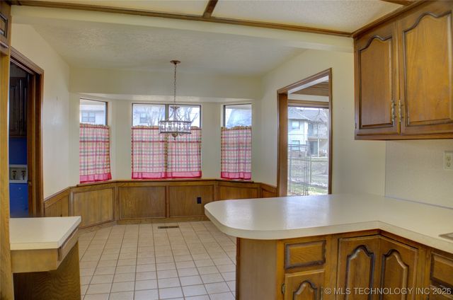 8305 S 5th Street, Broken Arrow, OK 74011