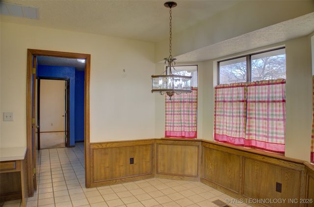 8305 S 5th Street, Broken Arrow, OK 74011