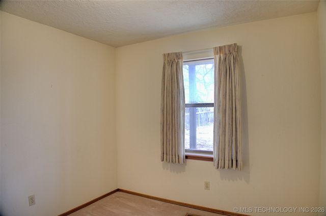 8305 S 5th Street, Broken Arrow, OK 74011