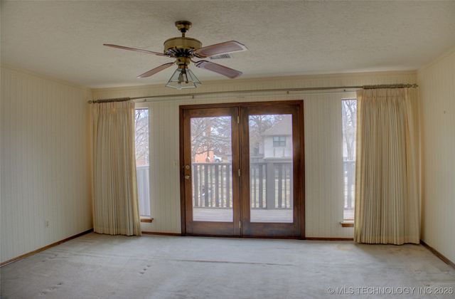 8305 S 5th Street, Broken Arrow, OK 74011