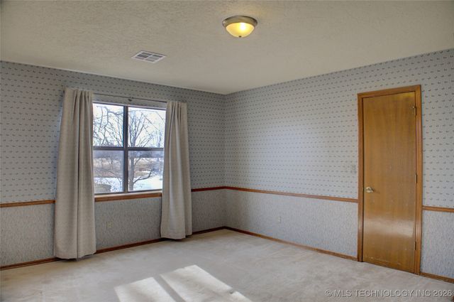 8305 S 5th Street, Broken Arrow, OK 74011