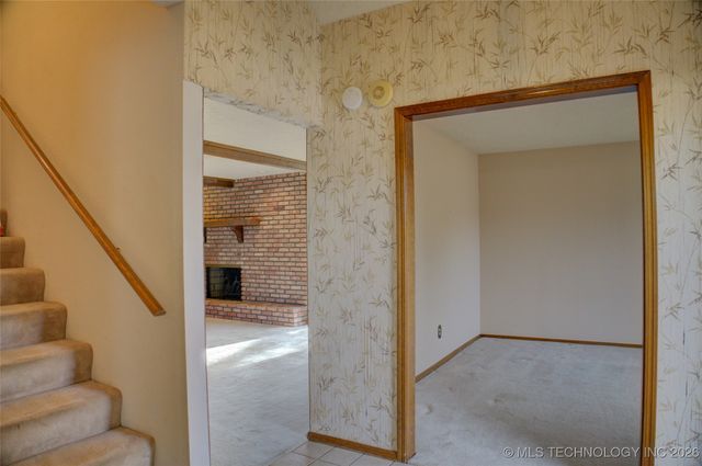 8305 S 5th Street, Broken Arrow, OK 74011