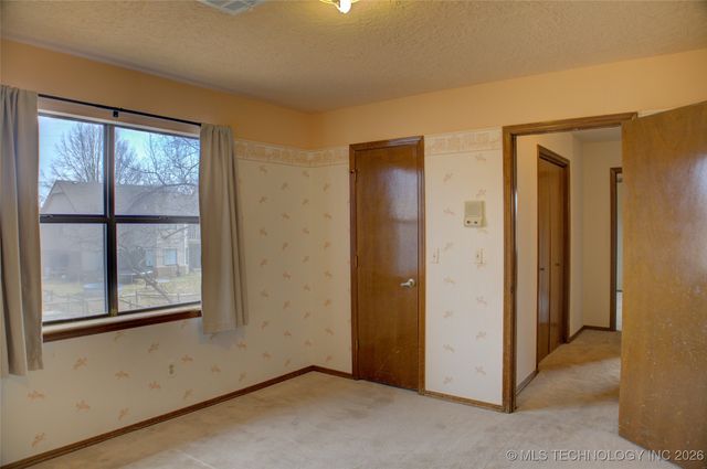 8305 S 5th Street, Broken Arrow, OK 74011