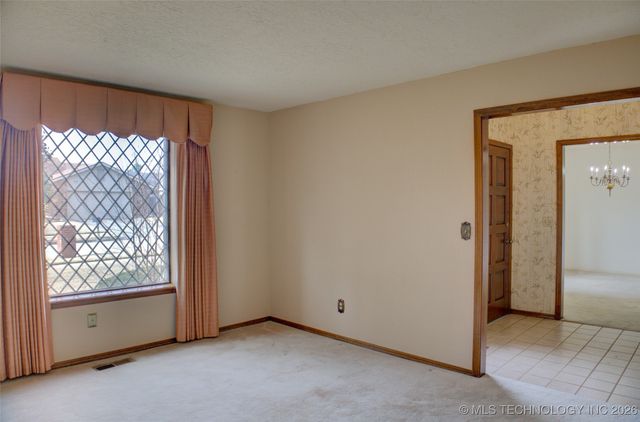 8305 S 5th Street, Broken Arrow, OK 74011