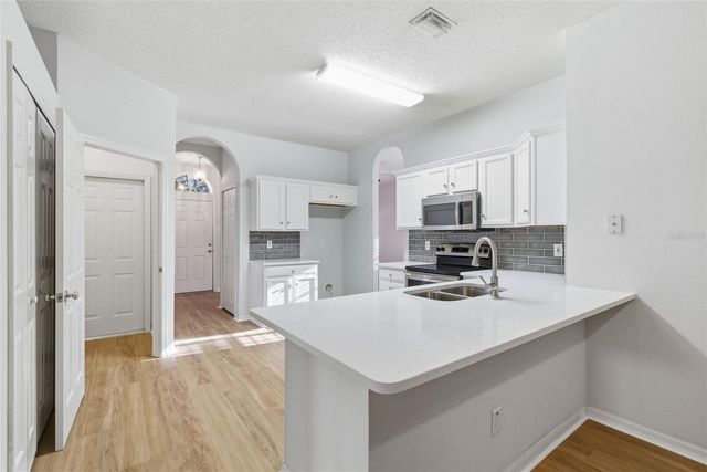 10232 GRANT CREEK DRIVE, Tampa, FL 33647