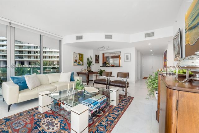 1331 Brickell Bay Dr 408, Miami, FL 33131