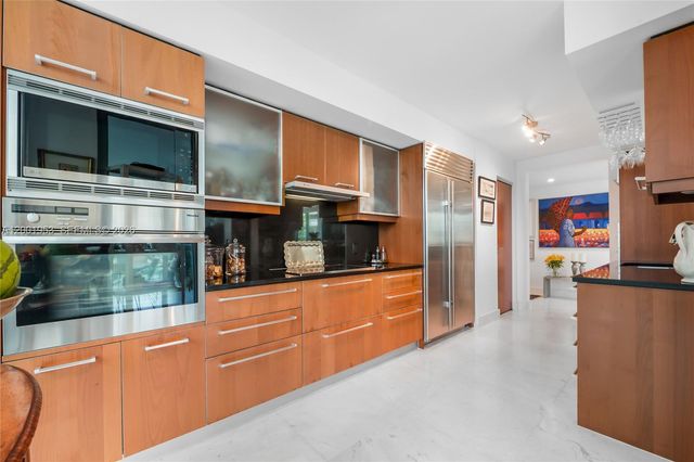 1331 Brickell Bay Dr 408, Miami, FL 33131