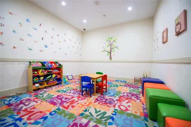 1331 Brickell Bay Dr 408, Miami, FL 33131