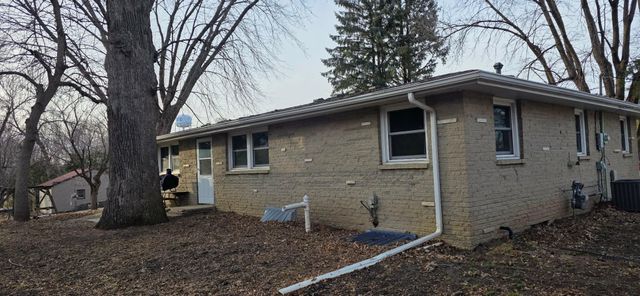 103 W Richway Drive, Albert Lea, MN 56007