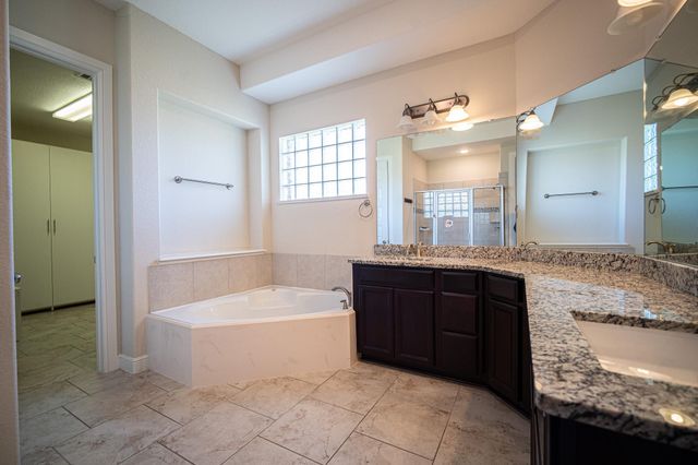 5802 Caper Shores Lane, Sugar Land, TX 77479