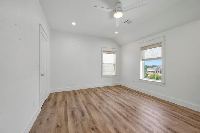 1800 Todville Road, Seabrook, TX 77586