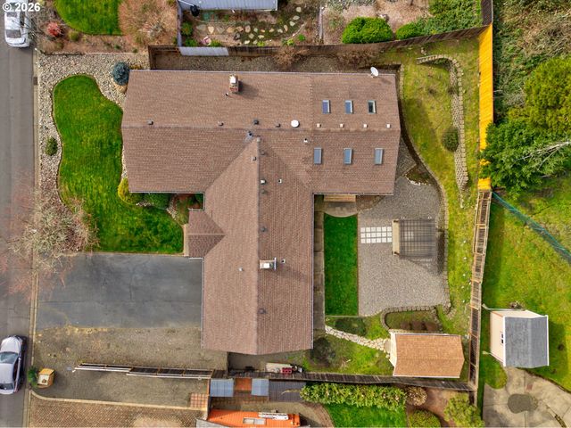 137 N RIVER Dr, Roseburg, OR 97470