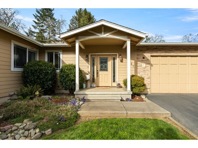 137 N RIVER Dr, Roseburg, OR 97470