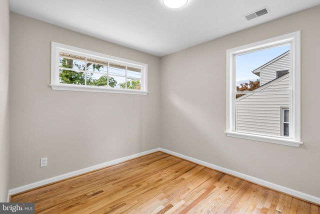1231 SIMMONS DR, Rockville, MD 20851