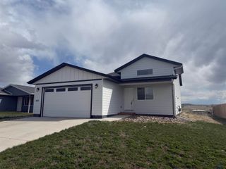 409 NIGHTHAWK DR, Box Elder, SD 57719
