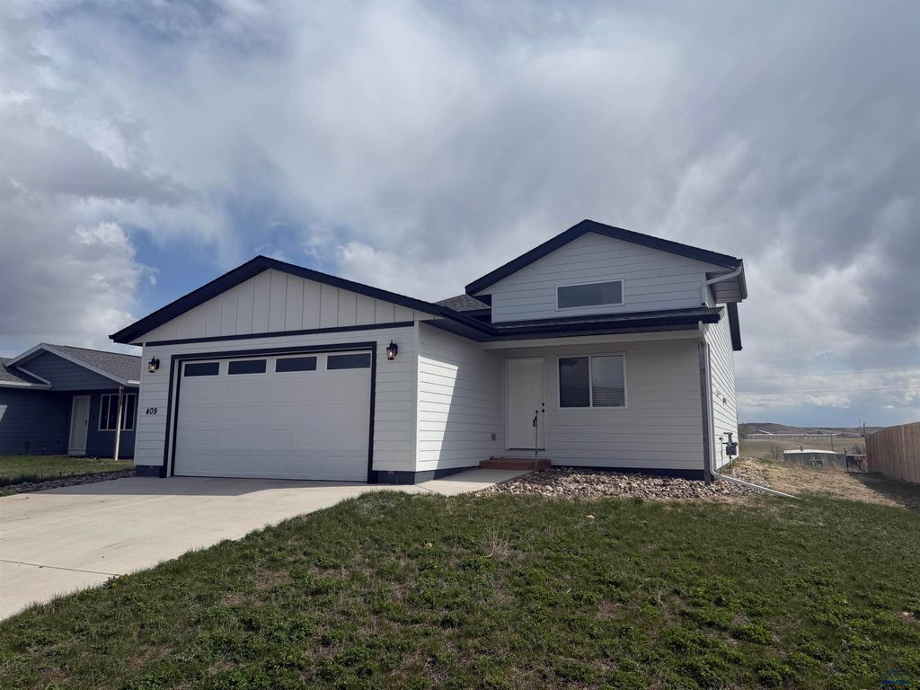 409 NIGHTHAWK DR, Box Elder, SD 57719