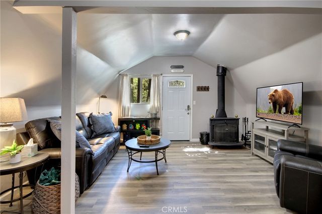 745 Eureka Drive, Big Bear Lake, CA 92315