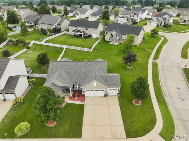 802 Railway Circle, Wentzville, MO 63385