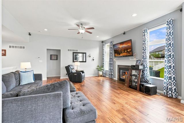 802 Railway Circle, Wentzville, MO 63385