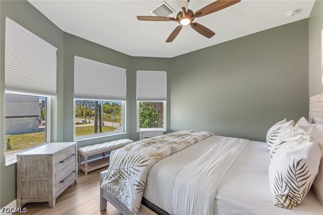 5809 Lauder ST, Fort Myers Beach, FL 33931