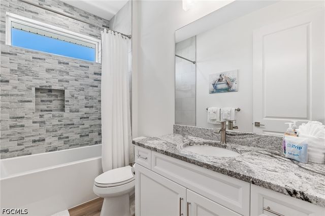 5809 Lauder ST, Fort Myers Beach, FL 33931