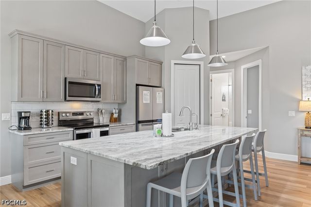 5809 Lauder ST, Fort Myers Beach, FL 33931