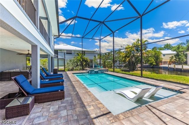 5809 Lauder ST, Fort Myers Beach, FL 33931