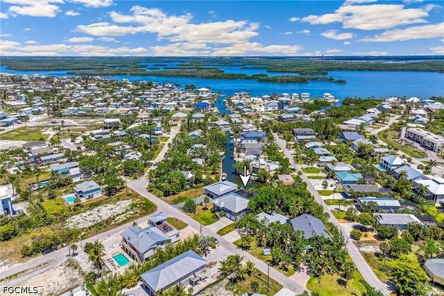 5809 Lauder ST, Fort Myers Beach, FL 33931
