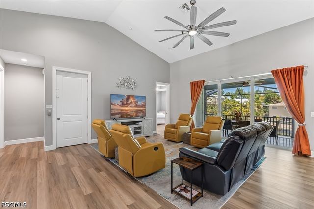 5809 Lauder ST, Fort Myers Beach, FL 33931