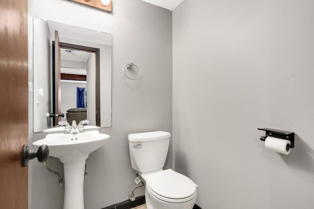 2925 69th Lane N, Brooklyn Center, MN 55430