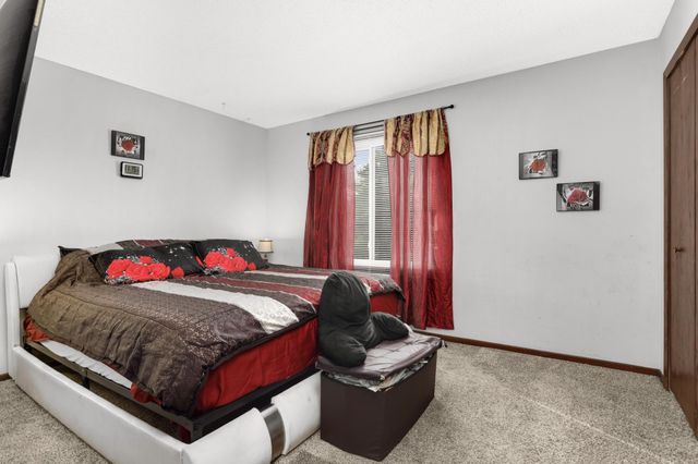 2925 69th Lane N, Brooklyn Center, MN 55430