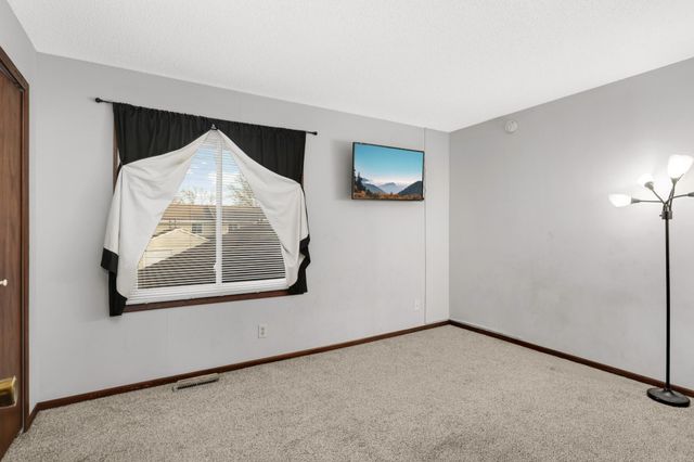 2925 69th Lane N, Brooklyn Center, MN 55430