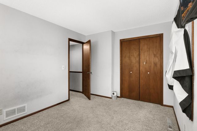 2925 69th Lane N, Brooklyn Center, MN 55430