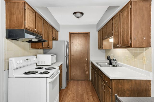 2925 69th Lane N, Brooklyn Center, MN 55430