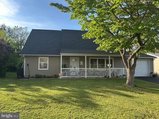5 MIDDLETON LN, Willingboro, NJ 08046